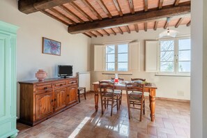 Interior - Il Melograno Apartment with Swimming Pool (Capannori)