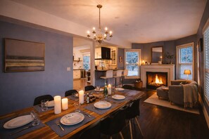 Dining - Private Luxury Lakefront Retreat | FirePit, Large Backyard | Stunning Lake Views (Hamilton)