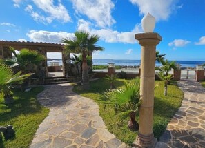 Property grounds - Casa del mar beach resort (Salsipuedes)