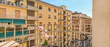 Habitación Deluxe, balcón | Jardines del alojamiento