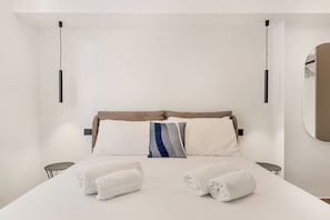Habitación clásica | Escritorio y espacio para trabajar con un portátil