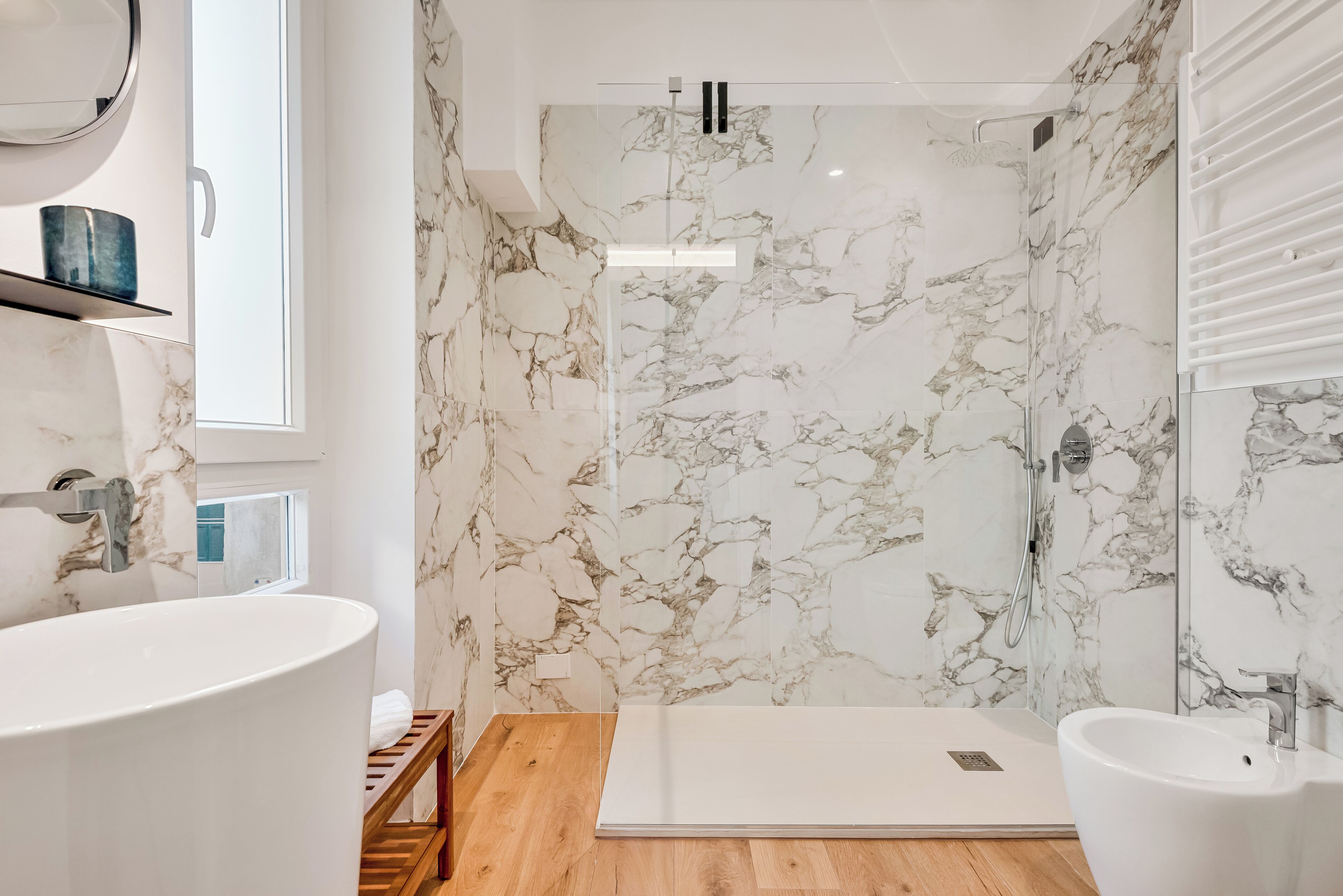 Chambre Confort | Salle de bain | Sèche-cheveux, serviettes fournies, savon, shampoing