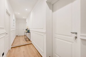 Interior - Nelli Rooms - Via XXIV Maggio (La Spezia)