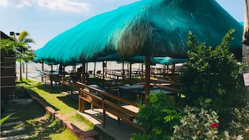 屋外ダイニングエリア