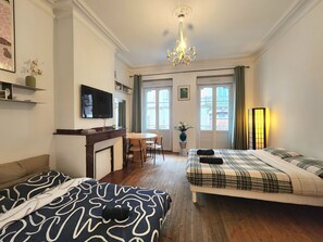 Fer et planche à repasser, Wi-Fi, draps fournis