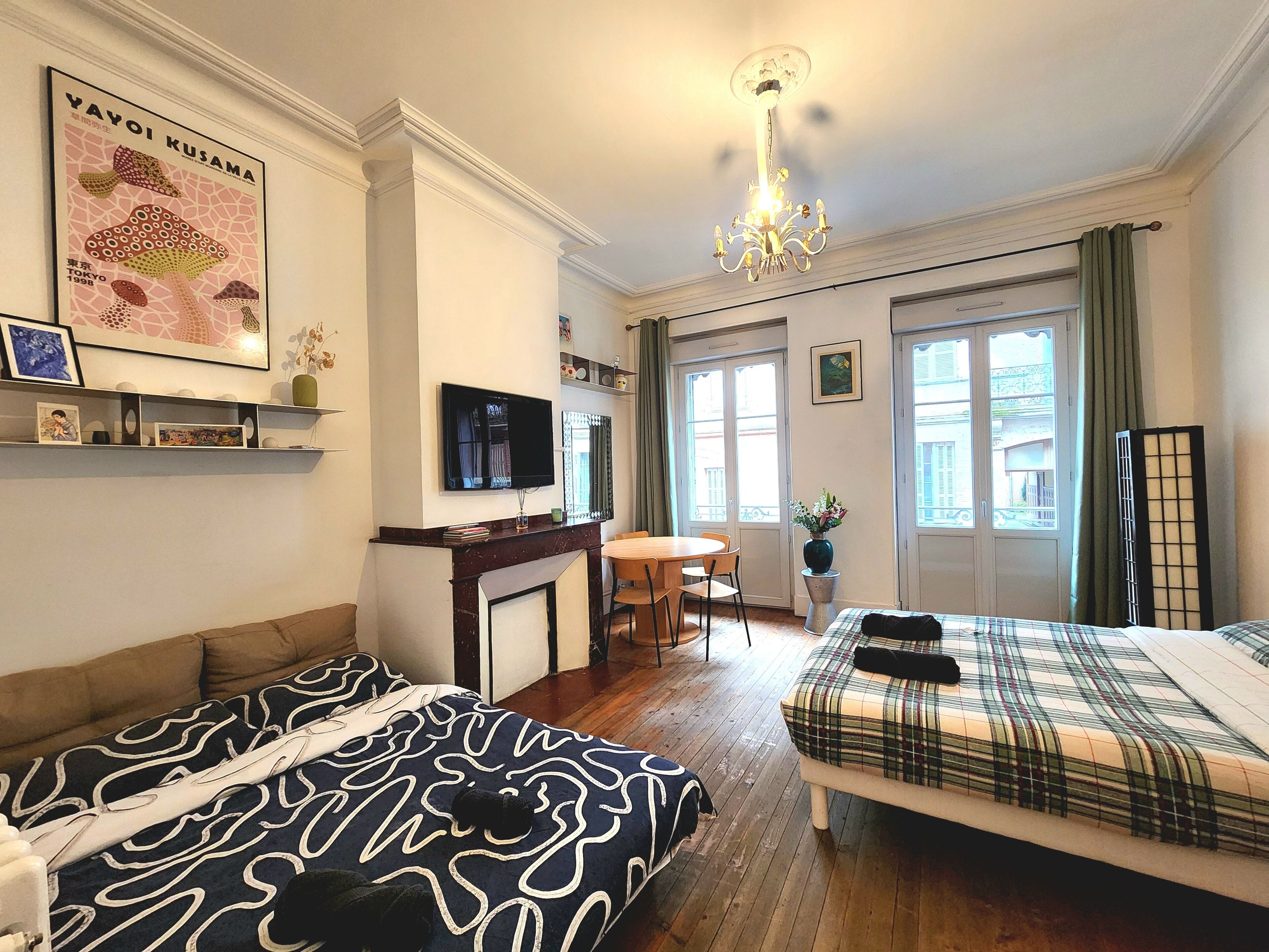 3 bedrooms, iron/ironing board, WiFi, bed sheets