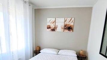 1 bedroom, iron/ironing board, travel cot, free WiFi