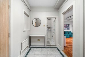 Interior - 1-Bed Near Hyde Park (London)