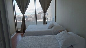 Apartamento básico, balcón, vistas a la ciudad