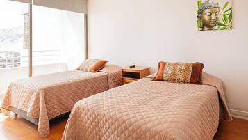 Basic Apartment, Balcony, City View