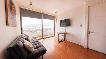 Basic Apartment, Balcony, City View | Living area