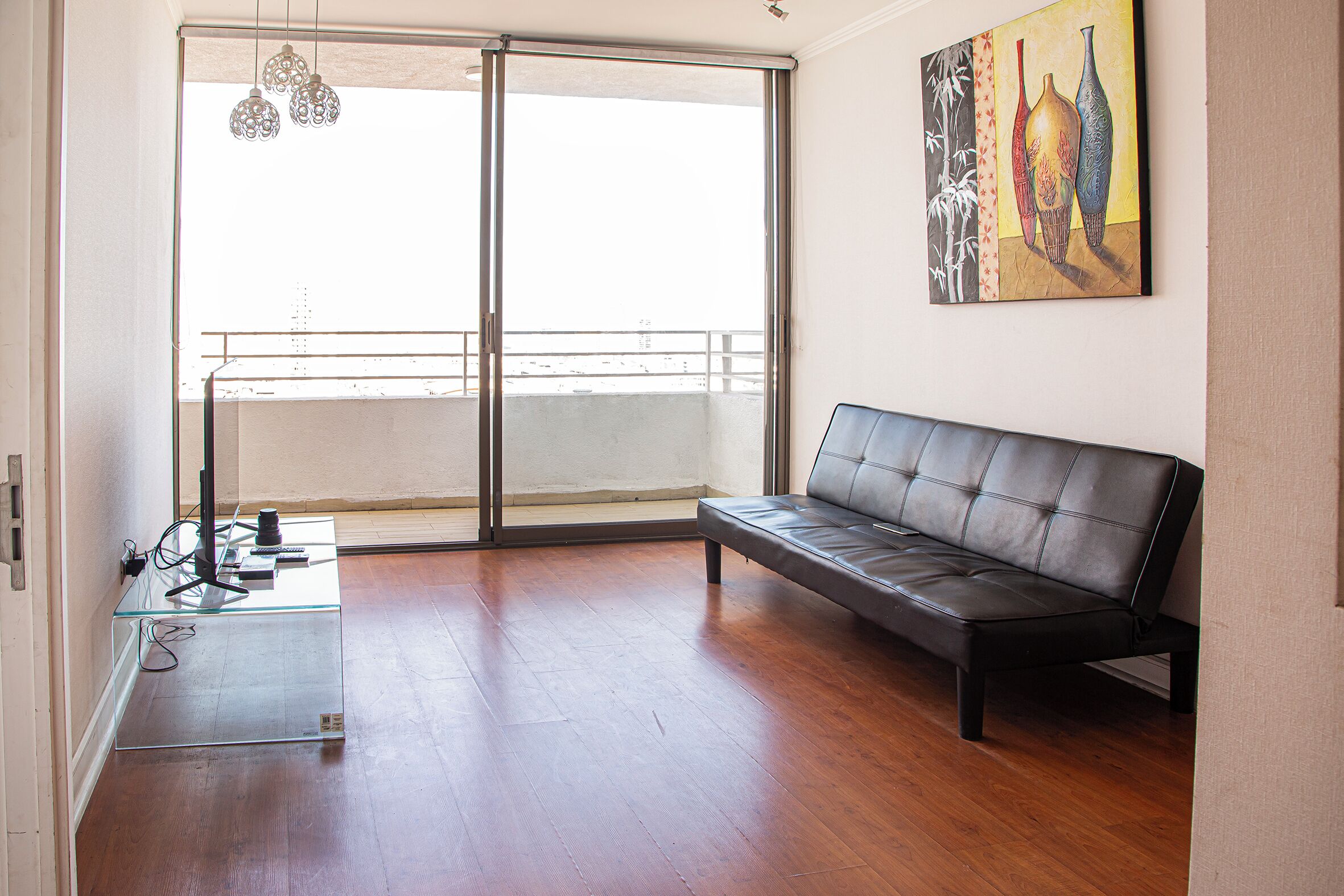 Basic-Apartment, Balkon, Stadtblick | Wohnbereich