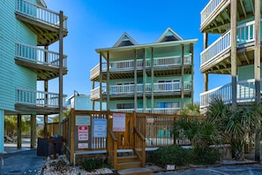 Exterior - High Tide @ Island North - 3 Bedroom Condo with Community Pool (Carolina Beach)