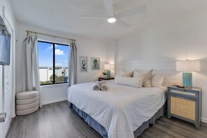 Travel cot, WiFi, bed sheets, wheelchair access - High Tide @ Island North - 3 Bedroom Condo with Community Pool (Carolina Beach)