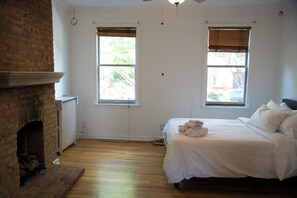 3 habitaciones, tabla de planchar con plancha, internet y ropa de cama 