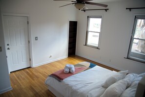 3 bedrooms, iron/ironing board, internet, bed sheets