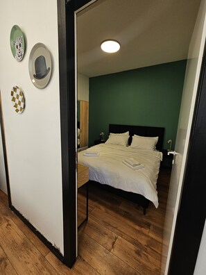 Bügeleisen/Bügelbrett, Internetzugang, Bettwäsche