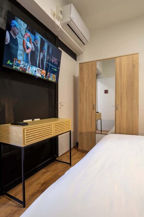 2 slaapkamers, een strijkplank/strijkijzer, reisbedje, wifi