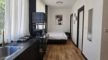 Bügeleisen/Bügelbrett, Internetzugang, Bettwäsche