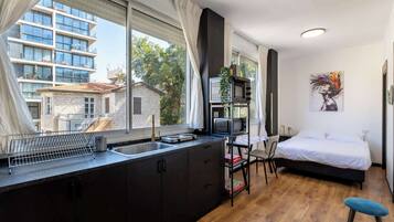 2 bedrooms, iron/ironing board, Internet, bed sheets