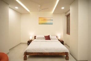 3 bedrooms, iron/ironing board, WiFi, bed sheets - Central Jaipur Luxury Stay with Terrace & Beautiful Aravali Views (Jaipur)
