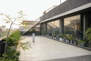Exterior detail - Central Jaipur Luxury Stay with Terrace & Beautiful Aravali Views (Jaipur)