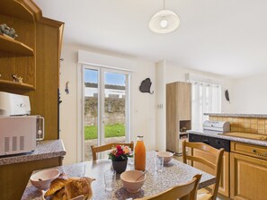 Dining - House for 4 · garden · heart of Les Sables (Les Sables-d´Olonne)