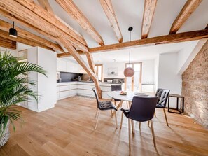 Unclassified image, 2 of 10, button - Alte Schule Tiefenbach  (Östringen)