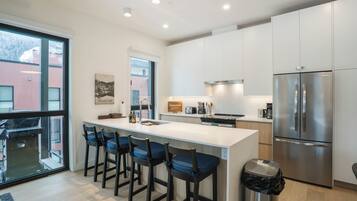 Luxury Condo, Mountain View | Private kitchen | Full-sized fridge, microwave, oven, stovetop