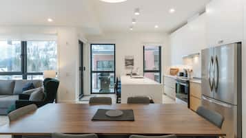 Luxury Condo, Mountain View | Interior