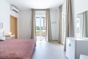 1 Schlafzimmer, Schreibtisch, WLAN, Bettwäsche