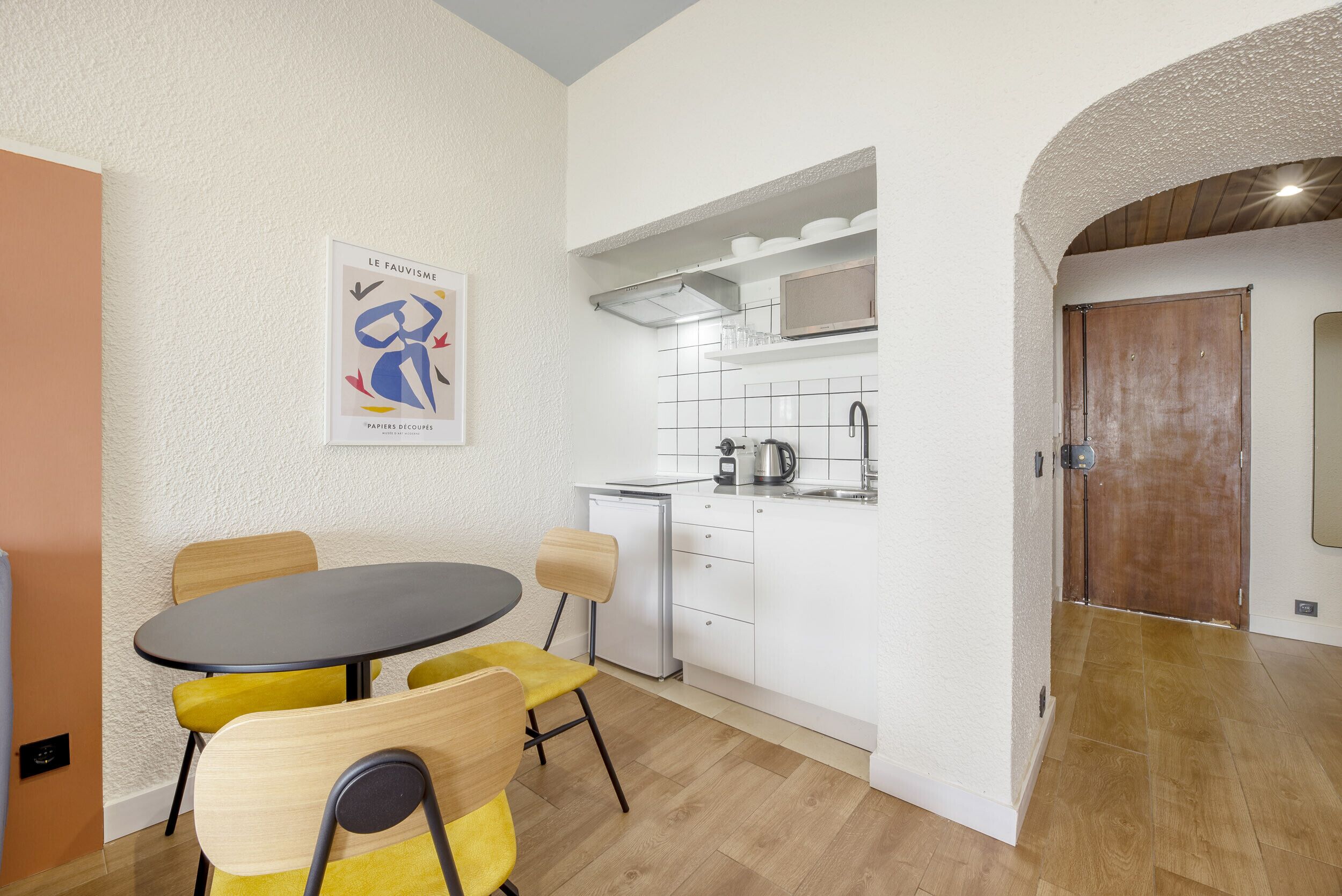 スタジオ | 専用キッチン | コーヒー / ティーメーカー、電気ポット、ハイチェア