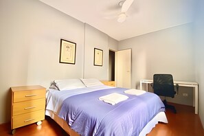 Laptop workspace, free WiFi - Residencial Liberdade (São Paulo)