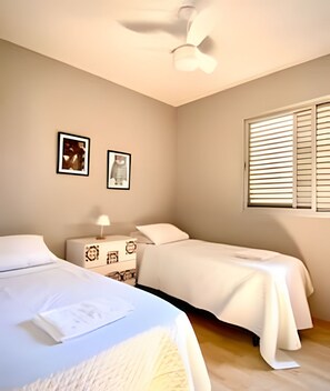 Apartamento standard | Espaço de trabalho para notebook, Wi-Fi de cortesia