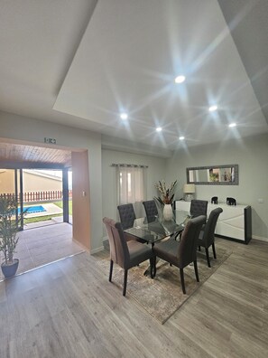 Dining - Villa Barros (Câmara de Lobos)