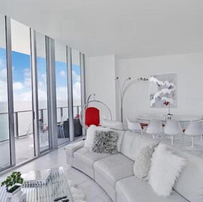 Smart TV - Beautiful PH Ocean front views Hollywood (Hollywood)