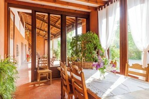 Dining - Il Bagolaro Apartment: Relaxation and Nature for the Whole Family (arcugnano)
