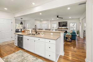 Fridge, microwave, oven, stovetop - 5 BR Waterfront Retreat with Dock and Game Room (Ocean Pines)