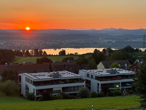 Lake View | Home Cinema & Parking | Near Center
