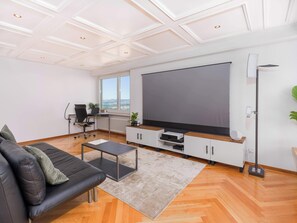 TV, offices - Lake View | Home Cinema & Parking | Near Center (Maur)