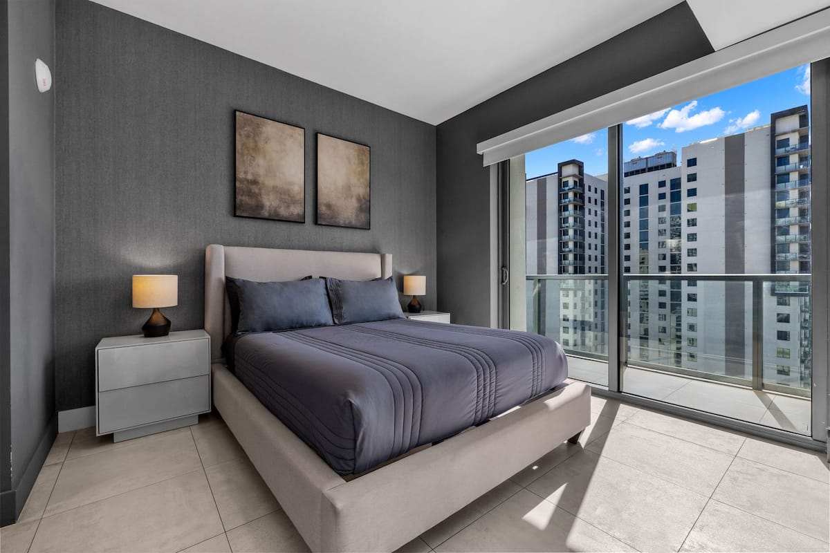 Apartamento, 1 quarto | Cortinas blackout, quartos à prova de som, ferros/tábuas de passar roupa