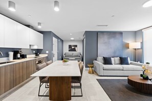 อพาร์ทเมนท์, 2 ห้องนอน | บริเวณนั่งเล่น