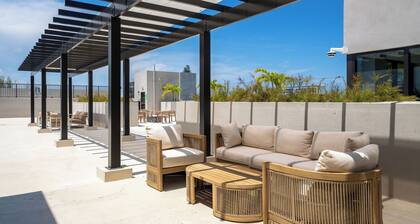 New Spacious 3 Bedroom Apt With Rooftop Pool 2 Parking