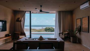 Una televisión, una oficina