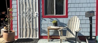 Peaceful Goat Farm Retreat, Cozy 1 BR Guest House in Poway with AC