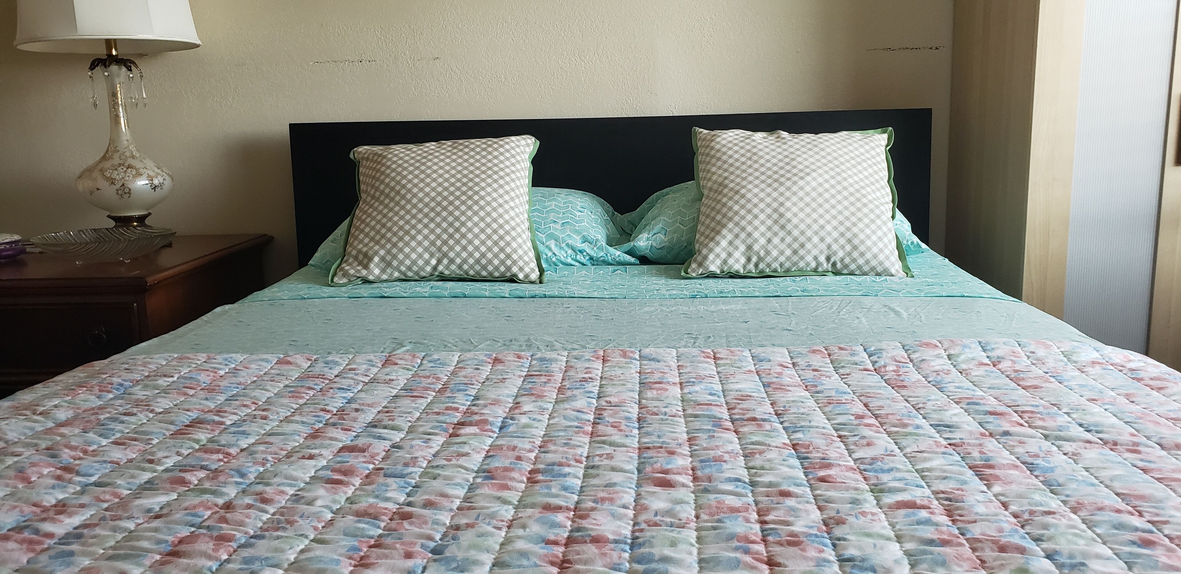 Lake Merritt Furnished 1 Bed 1 Bath Unit 4 - Oakland, CA