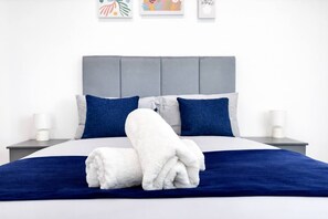 Apartment, 1 Bedroom | 2 bedrooms - Work-friendly 1-bed Leicester (Leicester)