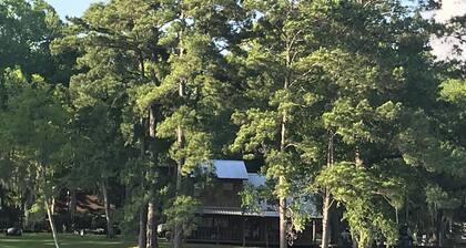3-bedroom cabin South Toledo Bend with private boat ramp