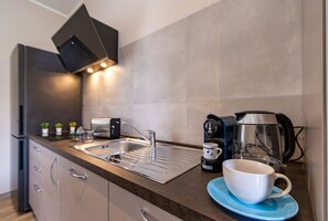 Refrigerador, microondas, lavavajillas, tostadora