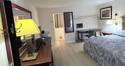 Seeleys Bay Motel and Resort